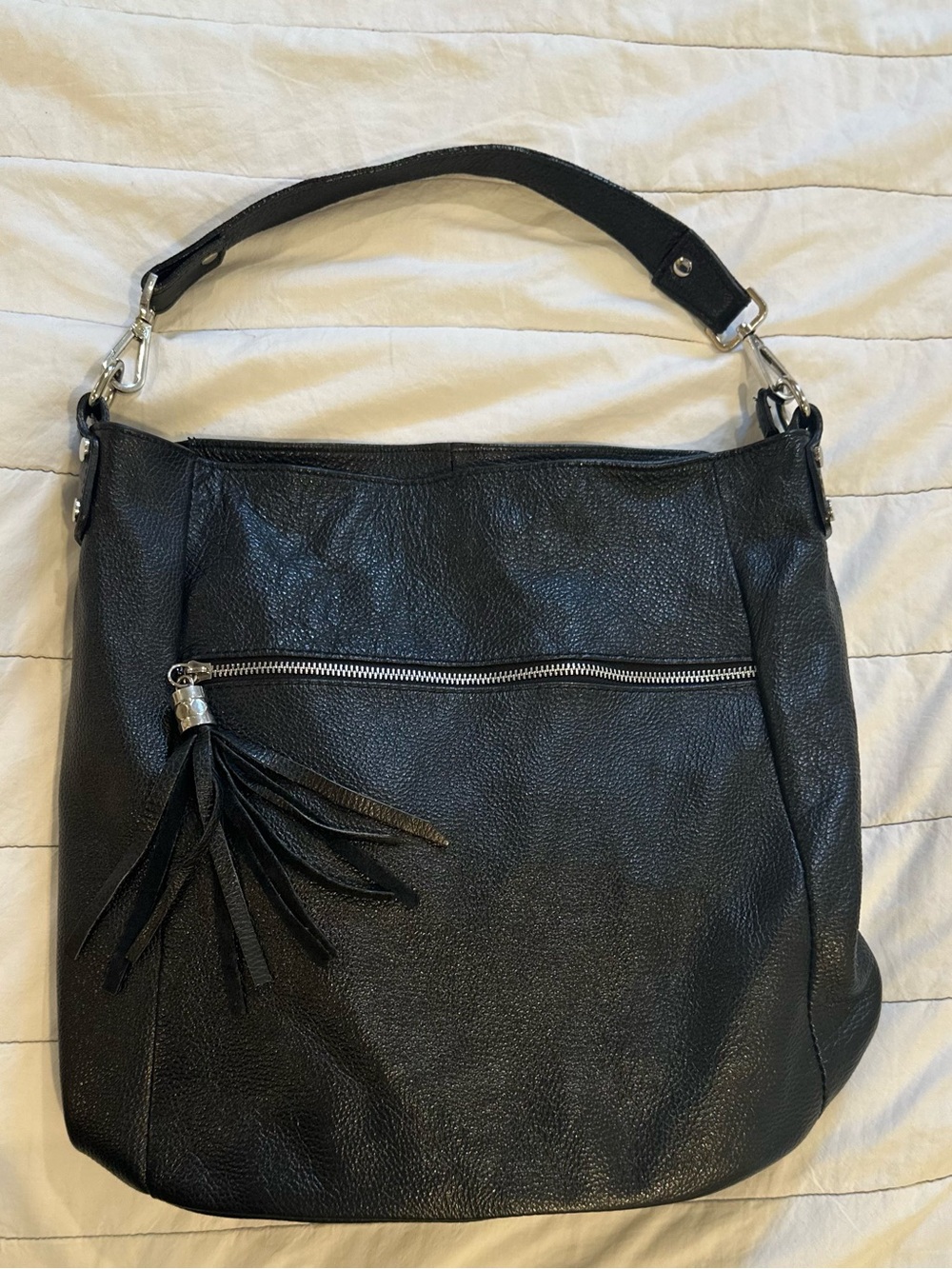 L. Credi Purse. Italian Women's Black Leather Shoulder Bag with Tassel Accent